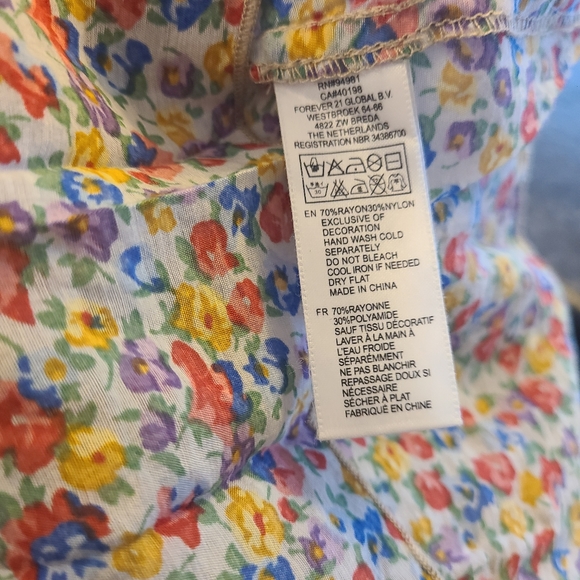 4/$30. XXI Floral Top. Good condition. - Picture 7 of 8